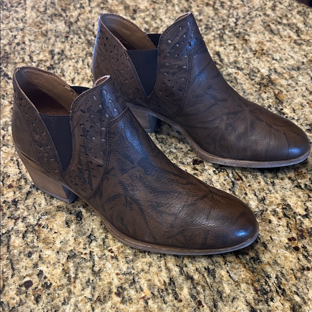 Coldwater Creek brown leather ankle boots, size 11, NWT | offer in description
